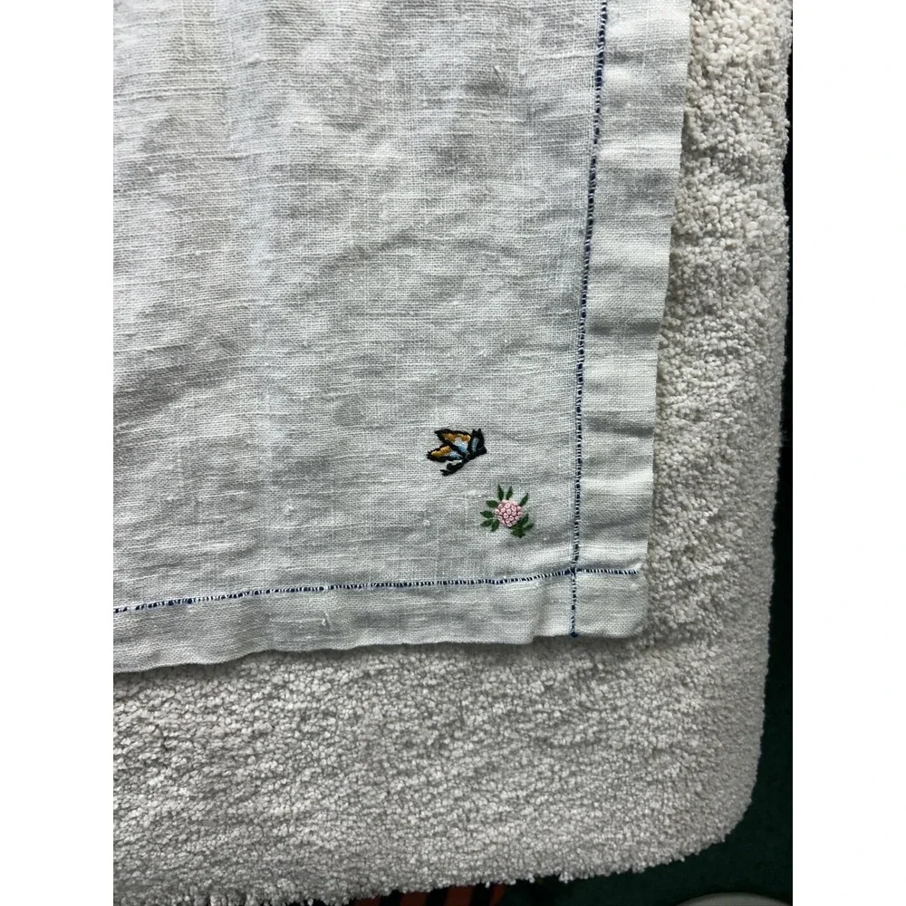 Vintage Embroidered Linen Tablecloth 31x48 Floral‎ Basket Butterfly Handmade
